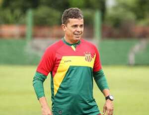 Série B: Evaristo Piza faz ajustes finais no Sampaio Corrêa para buscar primeira vitória