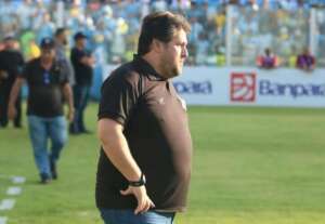 Vitória sobre o América-RN mantém Fernando Marchiori invicto em clássicos