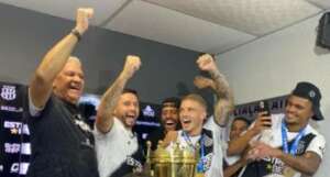 É tetra ! Macaca é campeã.