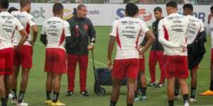 Flamengo x Coritiba - À espera de Sampaoli, Mengão estreia em crise e com interino