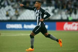 Sul-Americana: Em goleada do Botafogo, Victor Sá faz grande partida