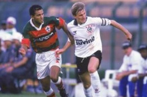 Ex-zagueiro condenado com Cuca fez quase 300 jogos no Corinthians e foi parabenizado em 2022