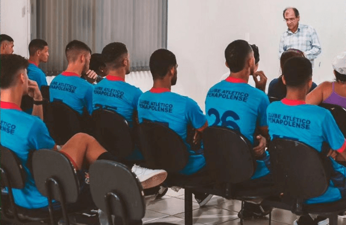 Penapolense conversa antes de amistoso contra América