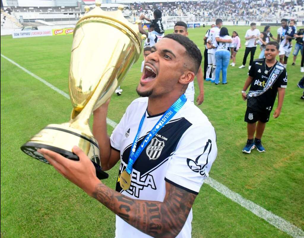 Série B: Ponte Preta renova com Jeh até 2027 e multa chega a R$ 216 milhões