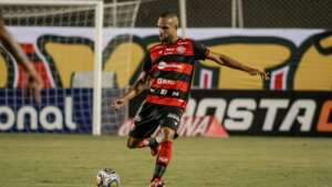 Série B: Vitória prorroga contrato de João Victor até 2025