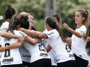 Jogadoras do Corinthians sofrem ameaças após protesto e demissão de Cuca, diz técnico