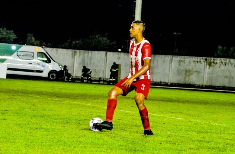 Roraimense: Destaque no Náutico, zagueiro está com um pé no futebol paulista