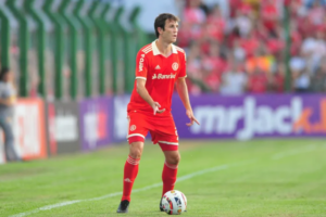 Inter recebe sondagem de CSKA por Mário Fernandes, mas não entra em negociação