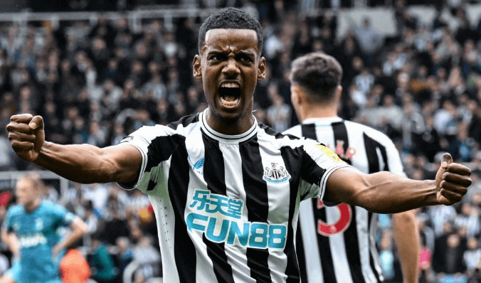 INGLÊS: Newcastle faz 6 gols e arrasa Tottenham na briga pela Liga dos Campeões