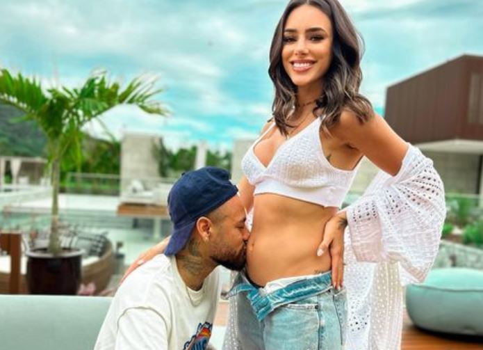 Neymar e Bruna Biancardi anunciam gravidez e jogador será pai pela segunda vez