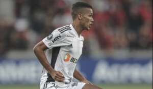 Pedrinho sofre grave lesão na coxa e pode encerrar passagem pelo Atlético-MG