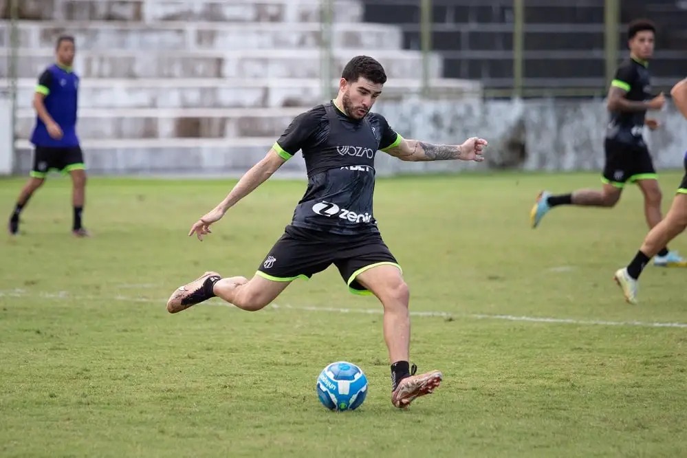 Série B: Richardson celebra primeira vitória do Ceará