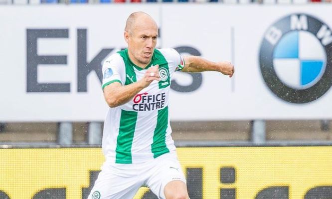 Aposentado no futebol, Robben completa a Maratona de Roterdã em menos de três horas