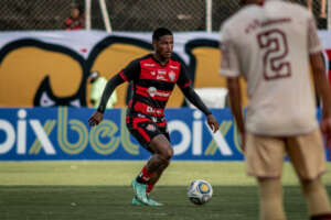 Série B: Vitória negocia permanência de Rodrigo Andrade, ex-Guarani