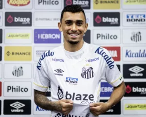 Luan Dias sofre lesão muscular na estreia e desfalca o Santos nos próximos jogos