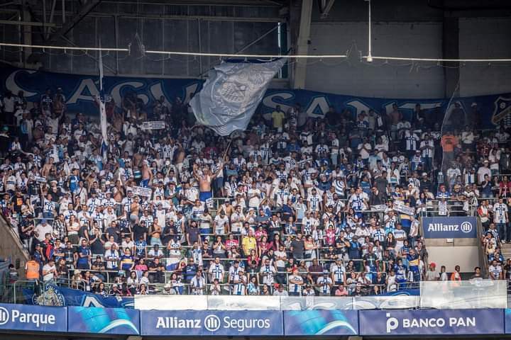 torcida agua santa2