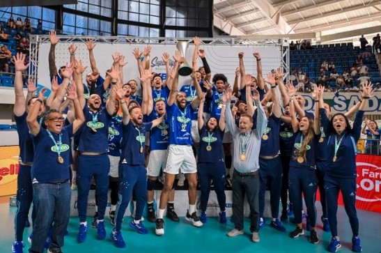 Vôlei: Cruzeiro usa Wallace, atropela Minas, conquista título e se torna o maior campeão da Superliga