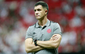 Maurício Barbieri vê sequência pesada do Vasco, mas lamenta empate com Coritiba