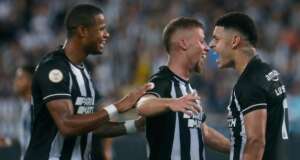 Botafogo 2 x 0 América-MG - Fogão vence com reservas e abre 5 pontos na liderança