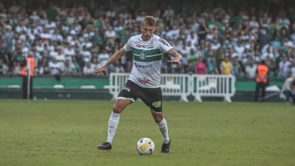 Henrique desabafa sobre empate do Coritiba: “Série A não perdoa”​