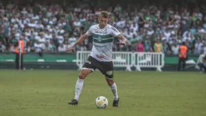 Henrique desabafa sobre empate do Coritiba: 