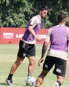 Calleri treina com o grupo e deve reforçar São Paulo contra o Internacional