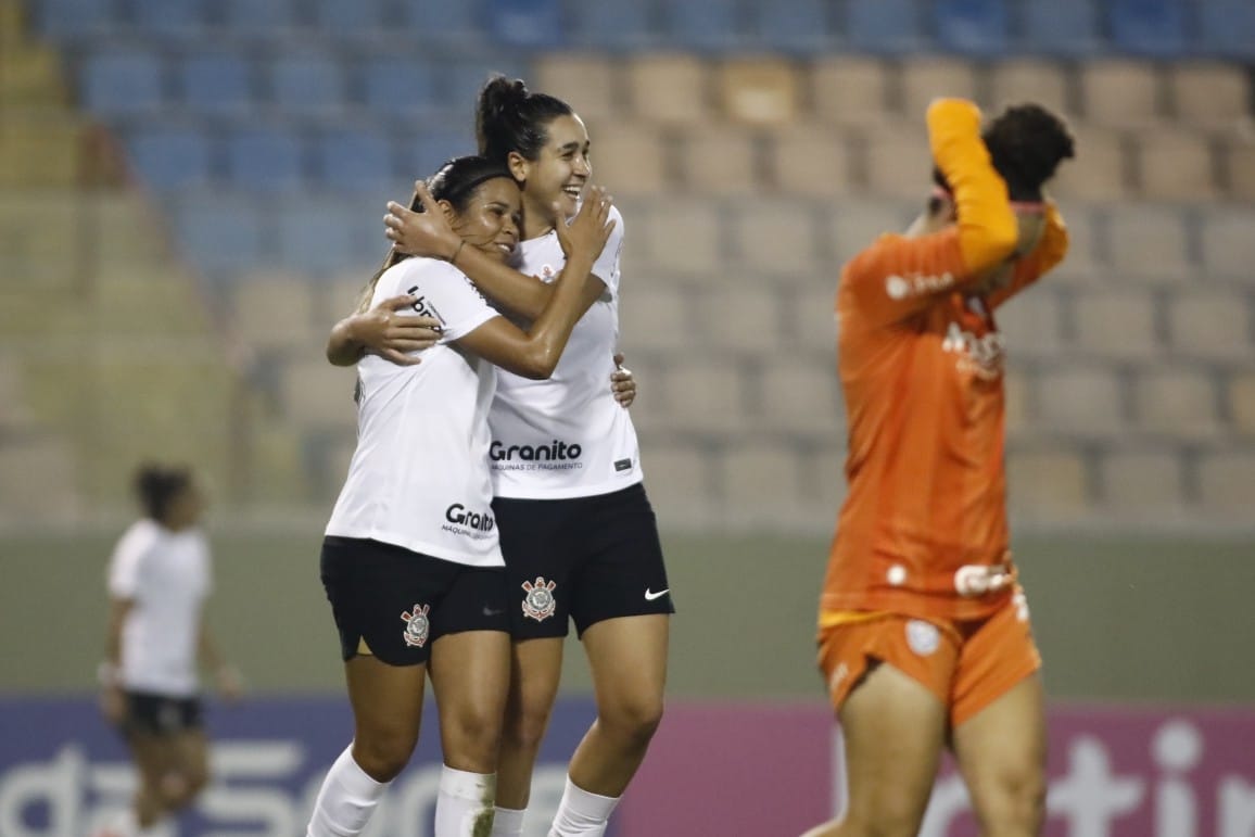 PAULISTA FEMININO: Corinthians goleia SKA Brasil e volta a liderança