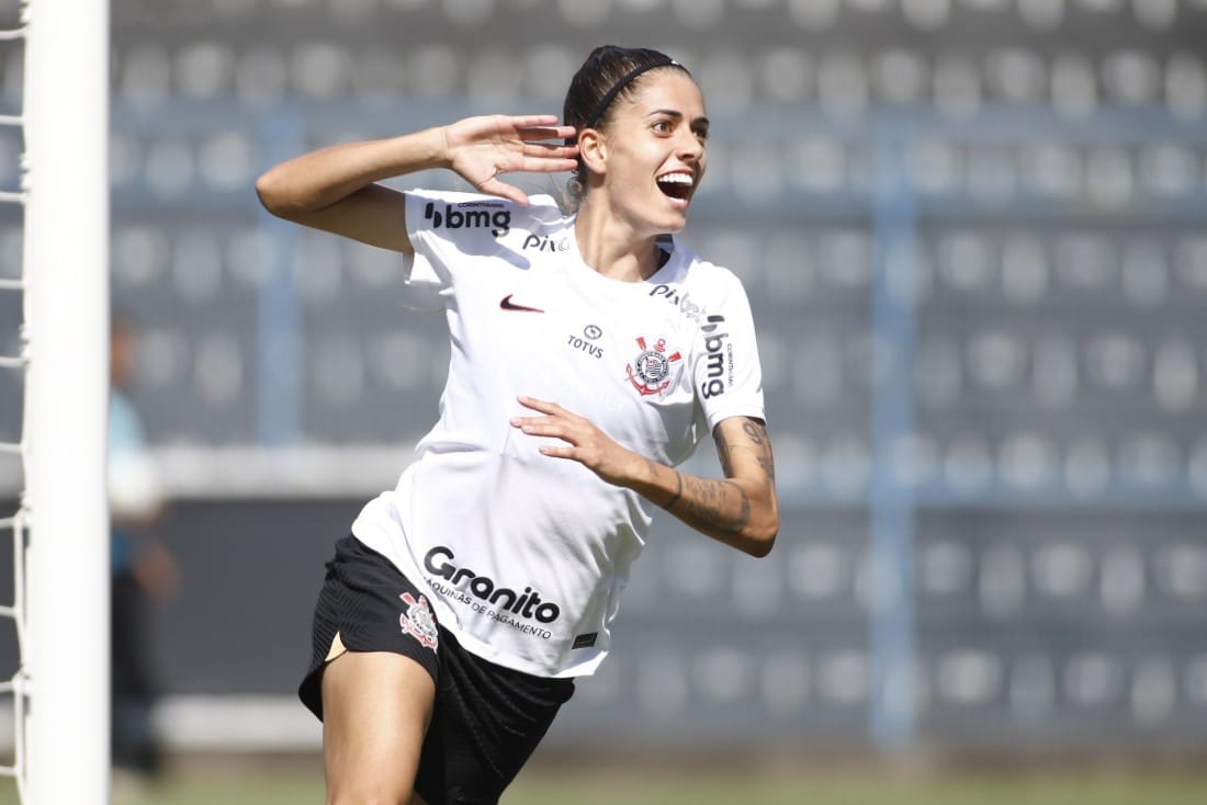 Corinthians vence Santos no Brasileirao Feminino