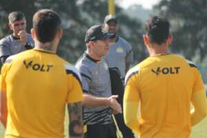 Após 1ª derrota na Série B, técnico do Criciúma pede 'reação imediata'