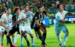 Goiás 2 x 1 Botafogo - E cai os 100% de aproveitamento do líder
