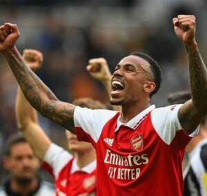 INGLÊS: Arsenal derrota Newcastle e fica a um ponto do líder Manchester City