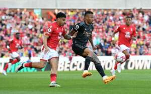 INGLÊS: Arsenal perde do Forest e City se torna tricampeão mesmo sem entrar em campo