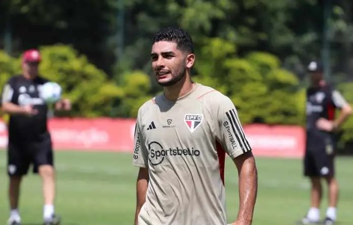 Michel Araújo e Marcos Paulo disputam vaga de Nestor no São Paulo para o clássico