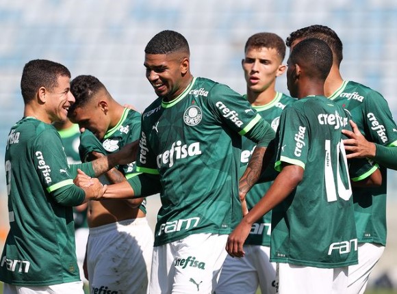 Corinthians faz 8 a 0 e atropela Palmeiras no Paulistão Feminino