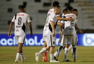Macaca faz jogo seguro e derruba o Botafogo. Veja as notas !