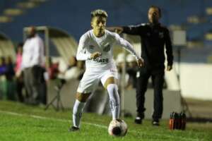 PAULISTA FEMININO: Santos vence São José com gol no final e assume liderança