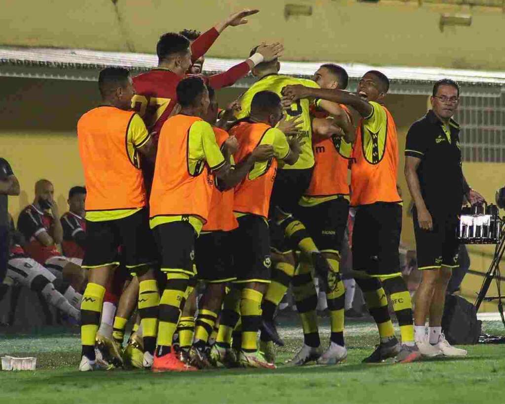 Pouso Alegre 0 x 2 São Bernardo – Tigre vence mais uma e assume a liderança da Série C