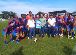 Segundona: Prefeito de Assis acompanha treino do Vocem, e anuncia promoção de ingressos