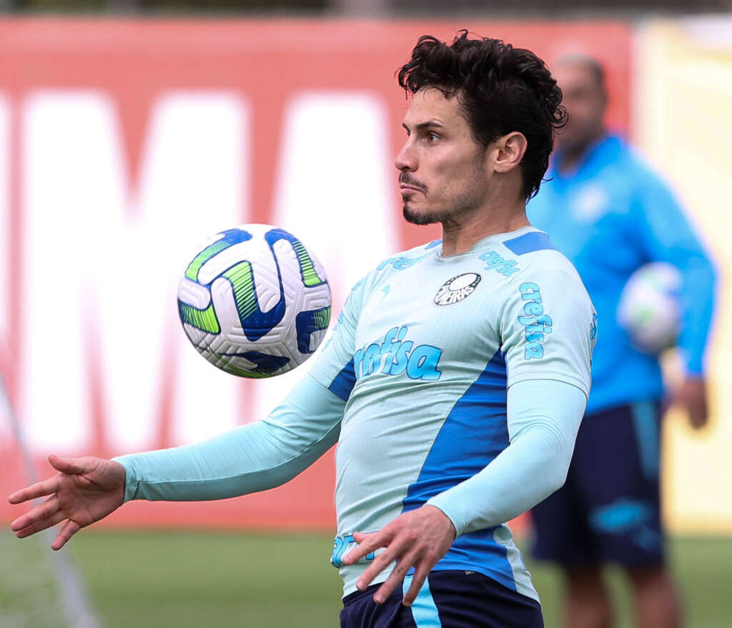 Veiga celebra retorno à seleção e destaca luta contra o cansaço no Palmeiras: ‘É muito jogo’