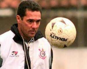 Corinthians negocia com Vanderlei Luxemburgo para tentar acabar com a crise