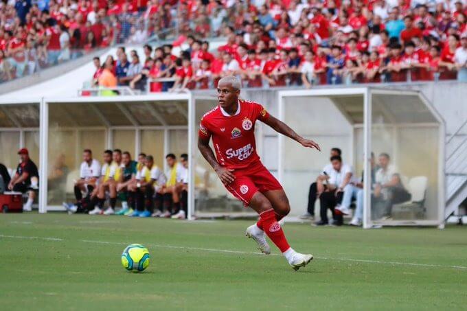 Iago Silva interessa ao Santa Cruz