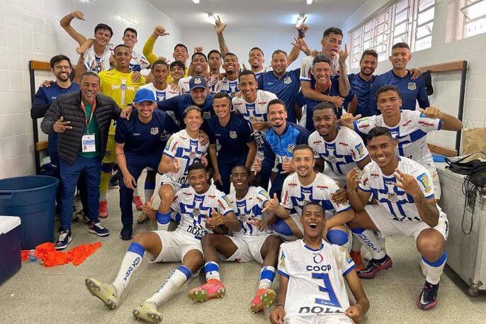 agua santa sub 20 vestiario