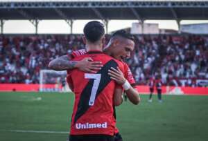 Atlético-GO x Chapecoense - Duelo para tentar se aproximar do G-4