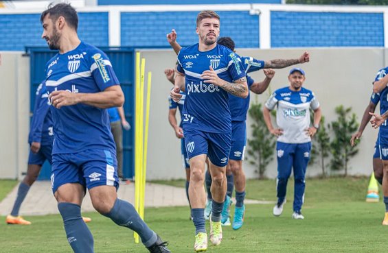 Júlio César em treino do Avaí