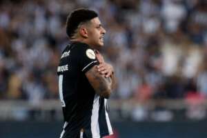Botafogo x Athletico-PR - Em boa fase, Fogão busca virada; Furacão quer segurar vantagem