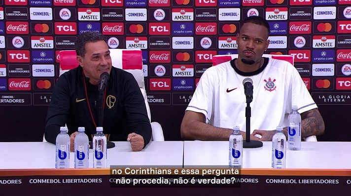 onfira entrevista coletiva com o treinador do Corinthians, Vanderlei Luxemburgo, após empate por 0 a 0 contra o Argentinos Jrs pela Libertadores.