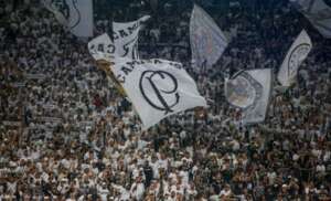 Corinthians pode perder pontos por cantos homofóbicos em clássico