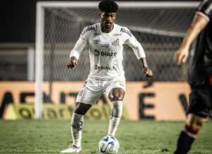 Santos tenta não se afetar por caso Bauermann para superar o Bahia na Vila