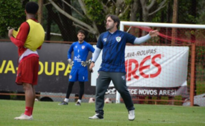 Copa Paulista: Técnico da Portuguesa elogia estrutura e fala de reforço