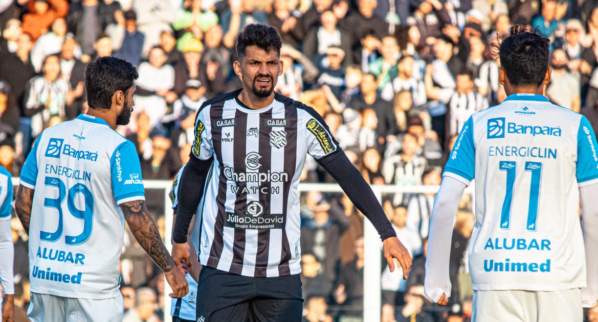 Lance de Figueirense x Paysandu, em 2022